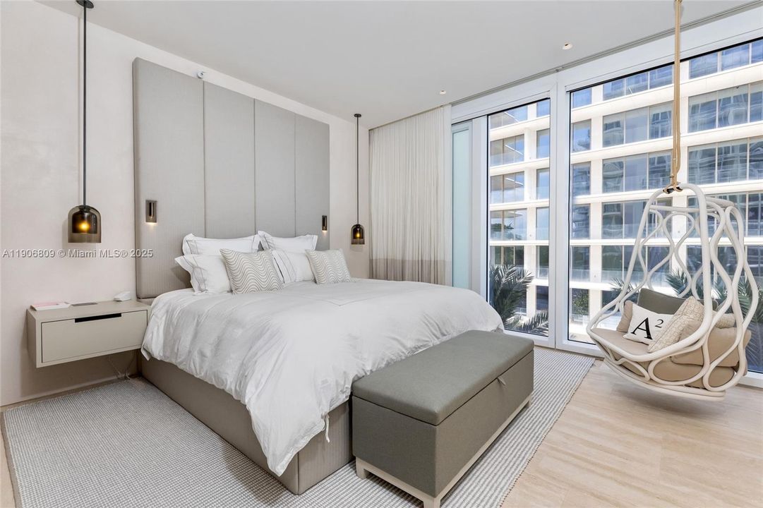 For Sale: $24,995,000 (4 beds, 5 baths, 4305 Square Feet)