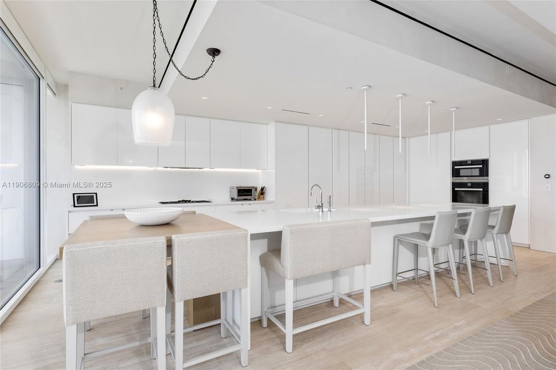 For Sale: $24,995,000 (4 beds, 5 baths, 4305 Square Feet)