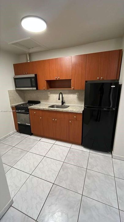 Active With Contract: $1,095 (0 beds, 1 baths, 2452 Square Feet)