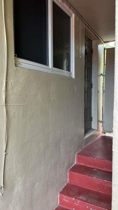 Active With Contract: $1,095 (0 beds, 1 baths, 2452 Square Feet)