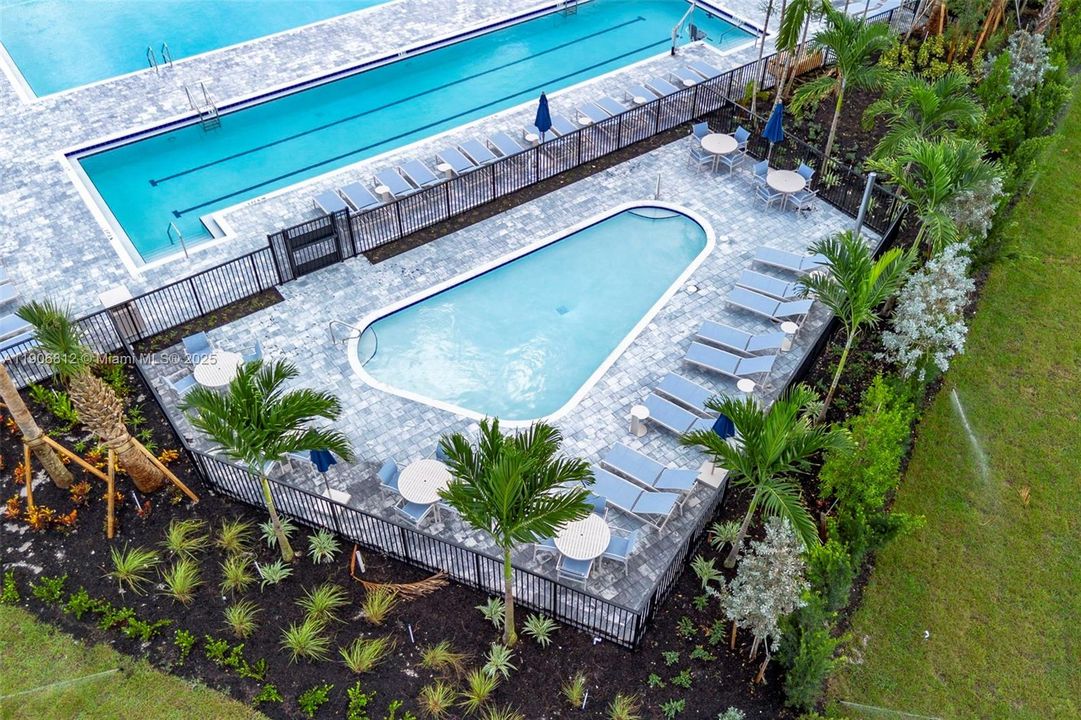 For Sale: $120,000 (2 beds, 2 baths, 1198 Square Feet)