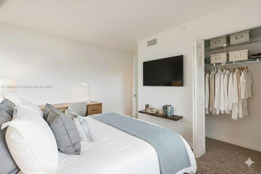 For Sale: $120,000 (2 beds, 2 baths, 1198 Square Feet)