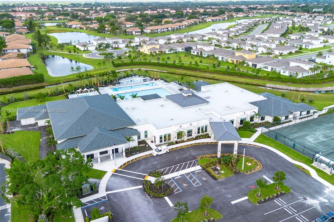 For Sale: $120,000 (2 beds, 2 baths, 1198 Square Feet)