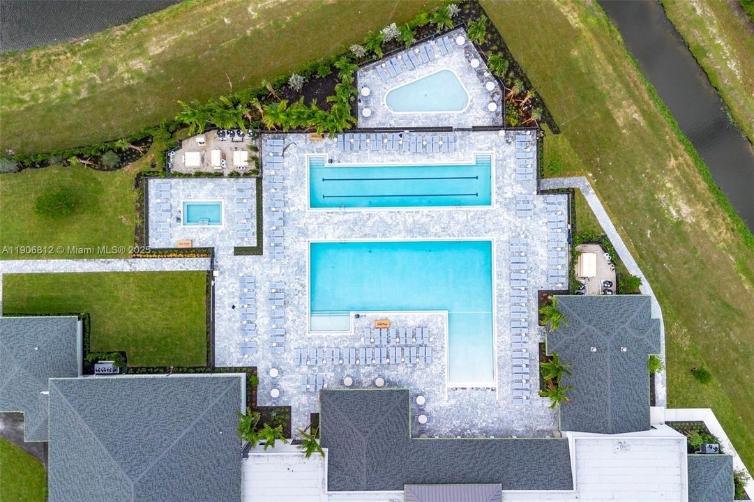 For Sale: $120,000 (2 beds, 2 baths, 1198 Square Feet)