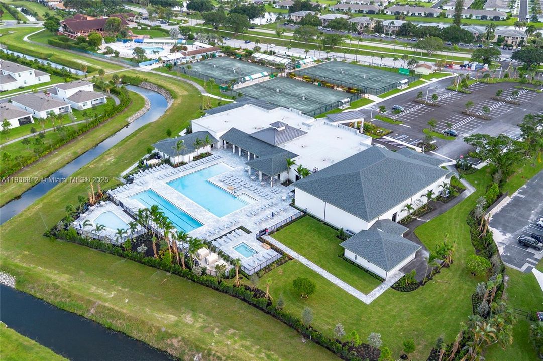 For Sale: $120,000 (2 beds, 2 baths, 1198 Square Feet)