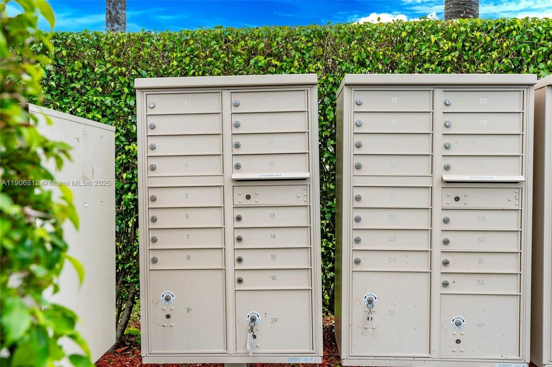 For Sale: $120,000 (2 beds, 2 baths, 1198 Square Feet)