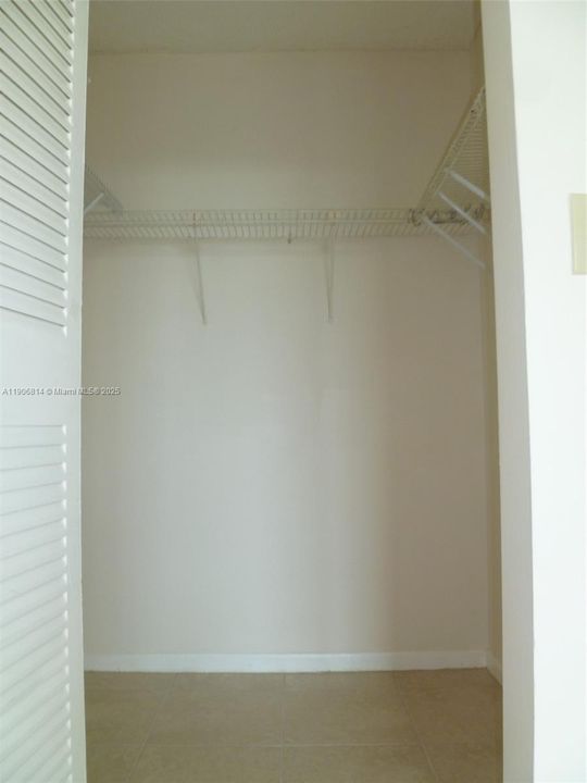 Под контрактом: $1,850 (1 спален, 1 ванн, 708 Квадратных фут)