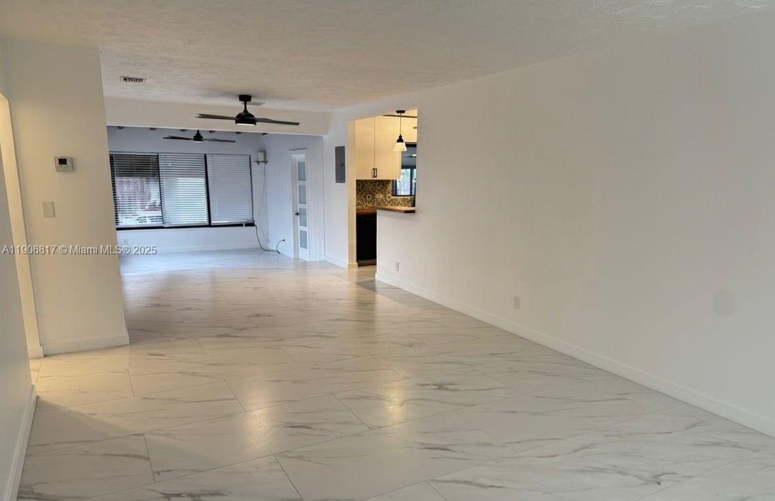 For Rent: $2,500 (2 beds, 1 baths, 1560 Square Feet)