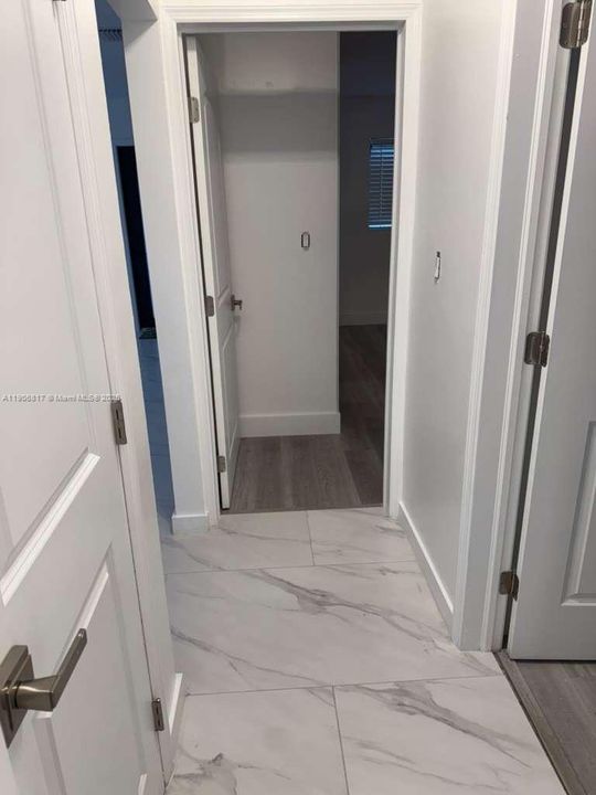 For Rent: $2,500 (2 beds, 1 baths, 1560 Square Feet)