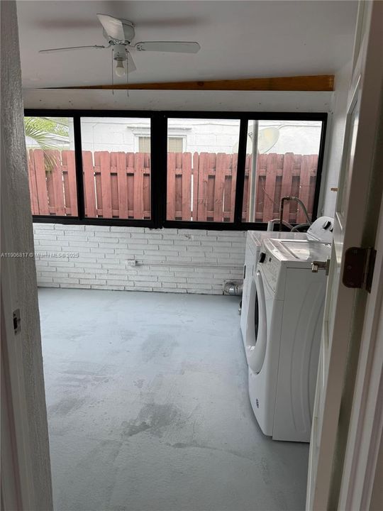 For Rent: $2,500 (2 beds, 1 baths, 1560 Square Feet)