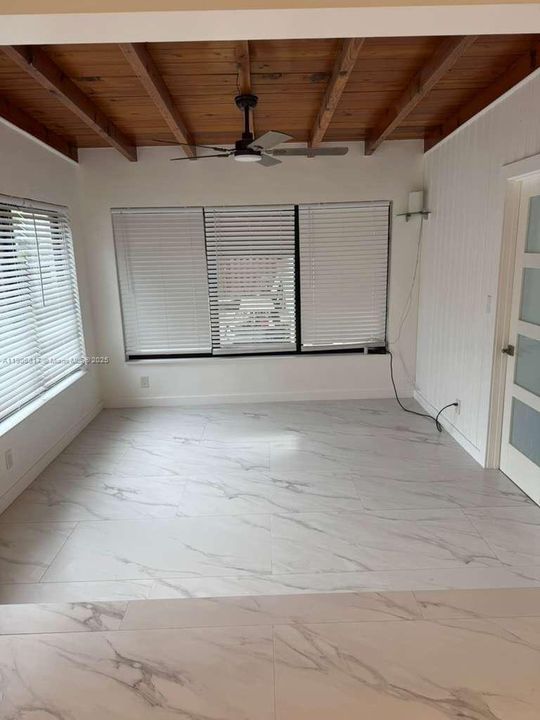 For Rent: $2,500 (2 beds, 1 baths, 1560 Square Feet)