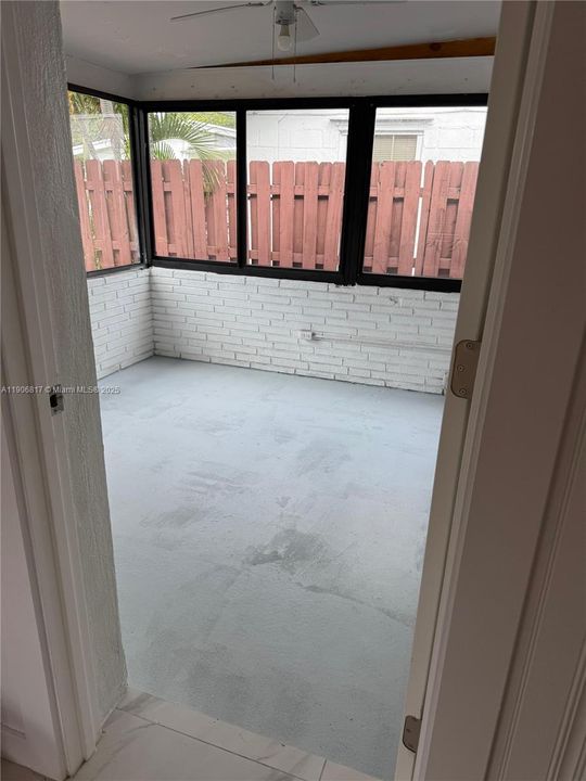 For Rent: $2,500 (2 beds, 1 baths, 1560 Square Feet)