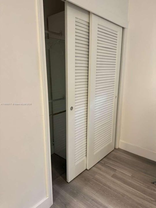 For Rent: $2,500 (2 beds, 1 baths, 1560 Square Feet)