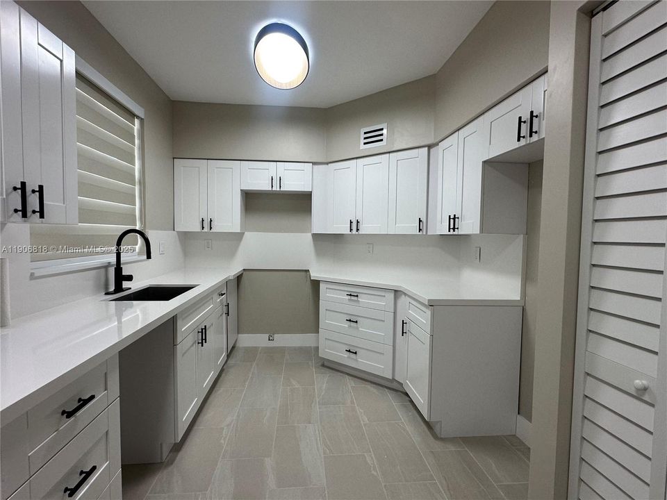 Recently Rented: $3,500 (3 beds, 2 baths, 1525 Square Feet)