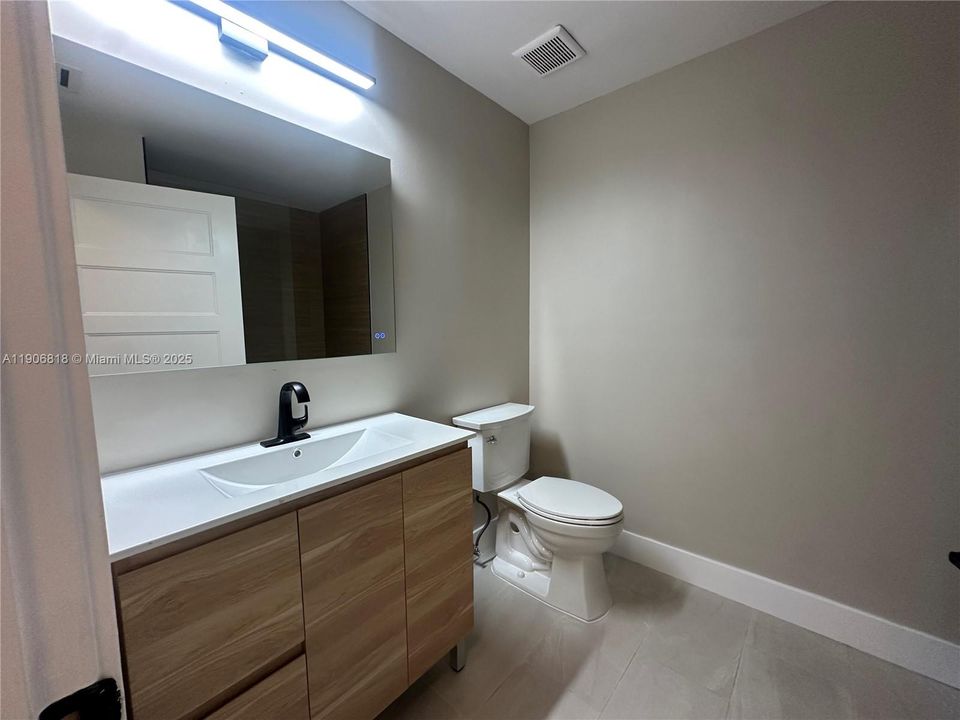 Recently Rented: $3,500 (3 beds, 2 baths, 1525 Square Feet)