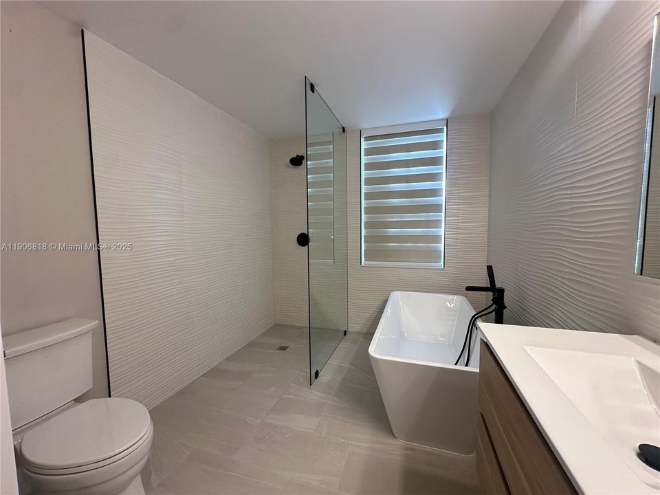 Recently Rented: $3,500 (3 beds, 2 baths, 1525 Square Feet)