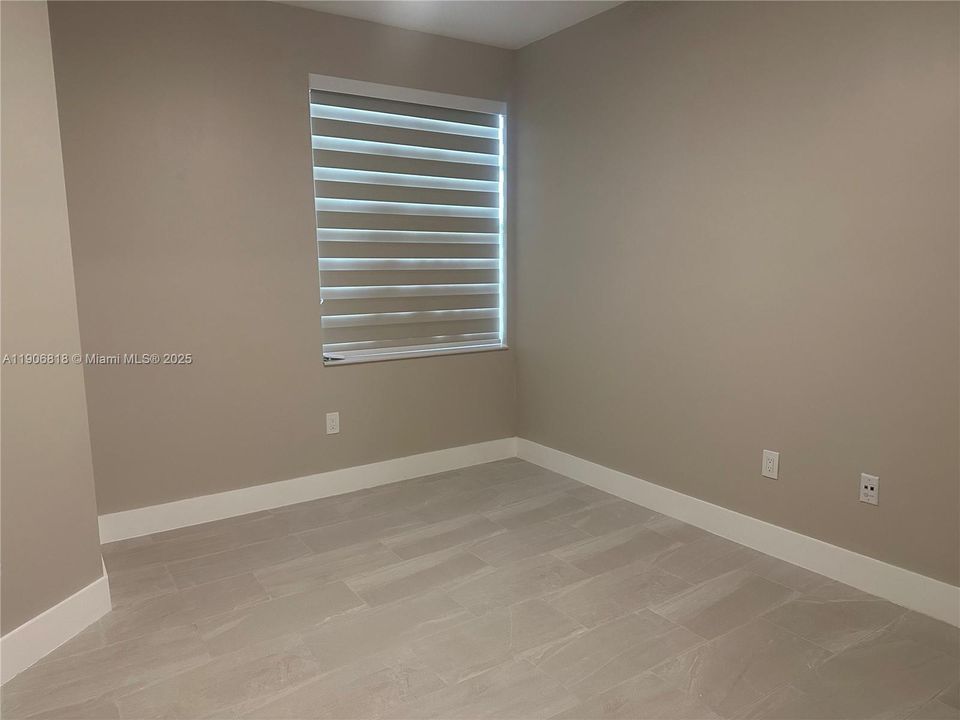 Recently Rented: $3,500 (3 beds, 2 baths, 1525 Square Feet)