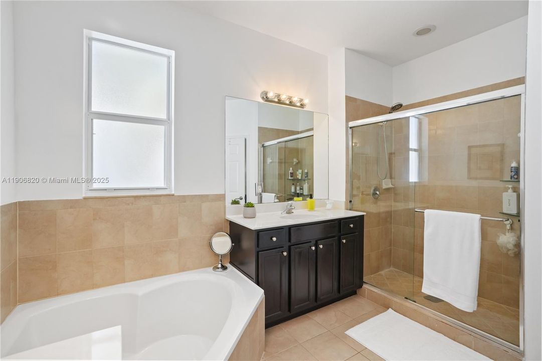 待售: $799,900 (4 贝兹, 3 浴室, 2512 平方英尺)