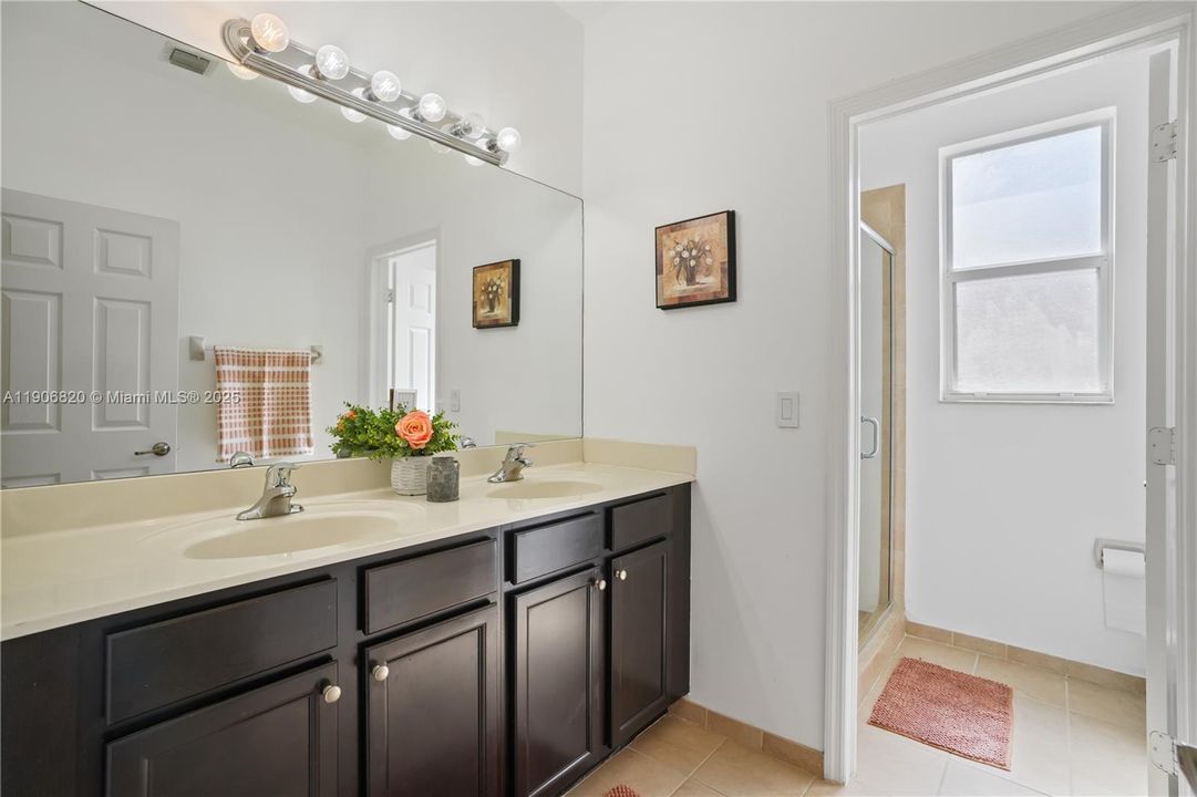 待售: $799,900 (4 贝兹, 3 浴室, 2512 平方英尺)