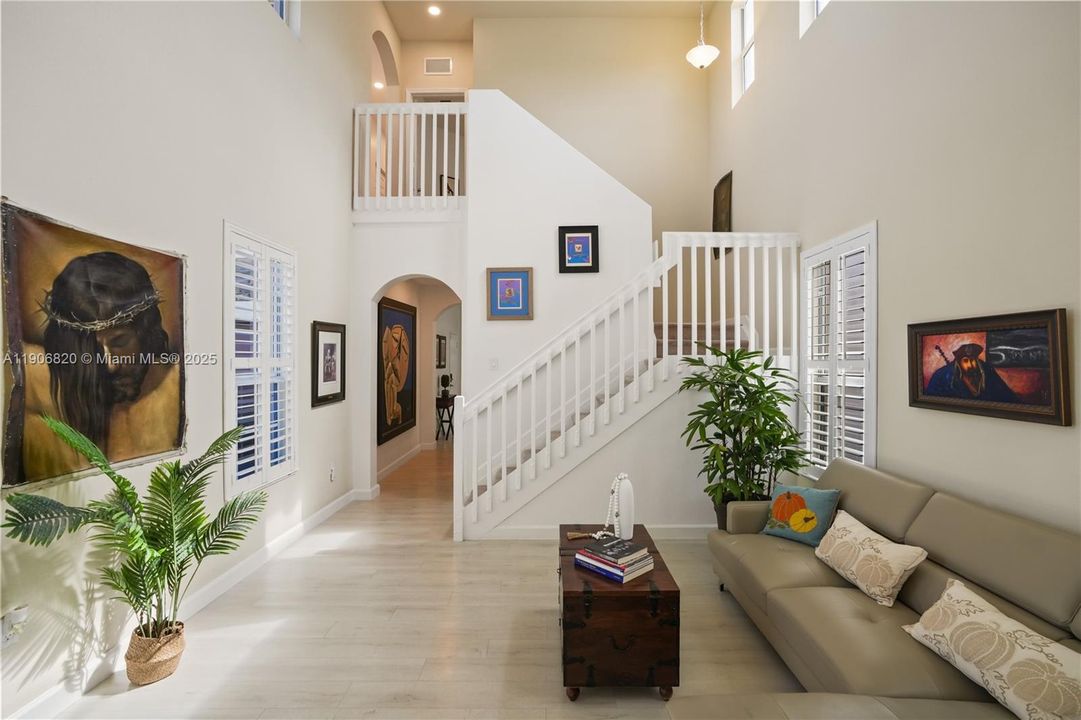 待售: $799,900 (4 贝兹, 3 浴室, 2512 平方英尺)