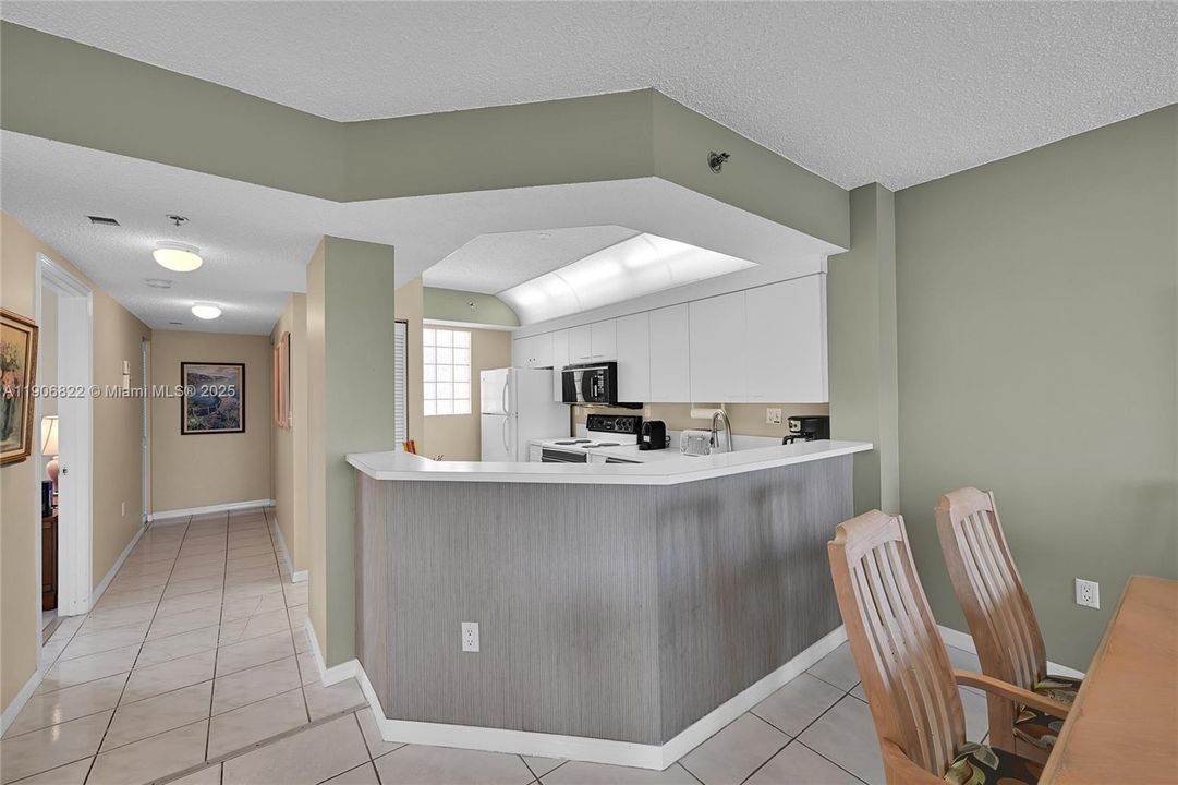 待售: $529,000 (2 贝兹, 2 浴室, 1065 平方英尺)