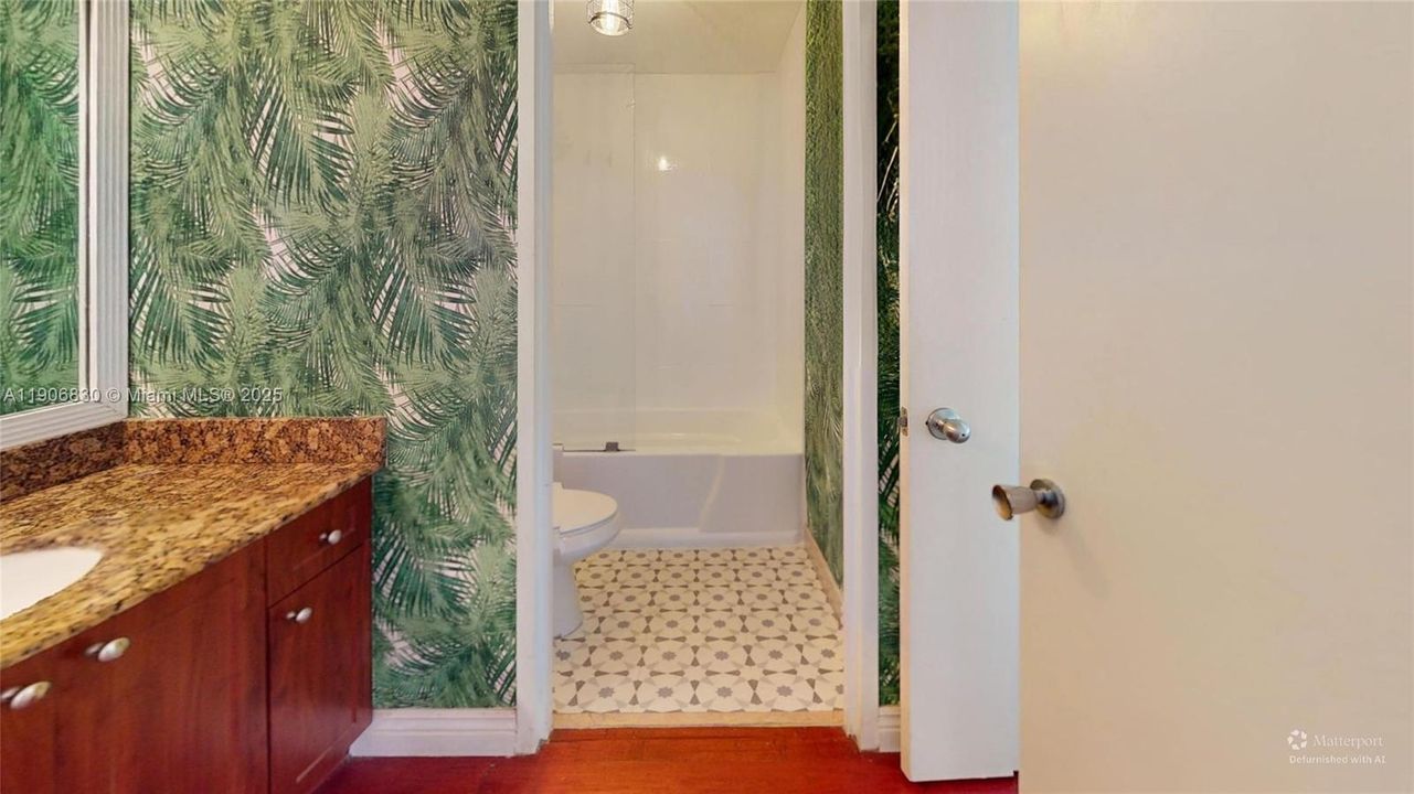 На продажу: $315,000 (2 спален, 2 ванн, 1040 Квадратных фут)