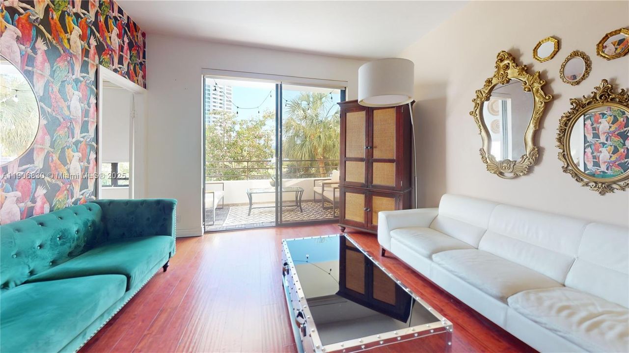 На продажу: $315,000 (2 спален, 2 ванн, 1040 Квадратных фут)