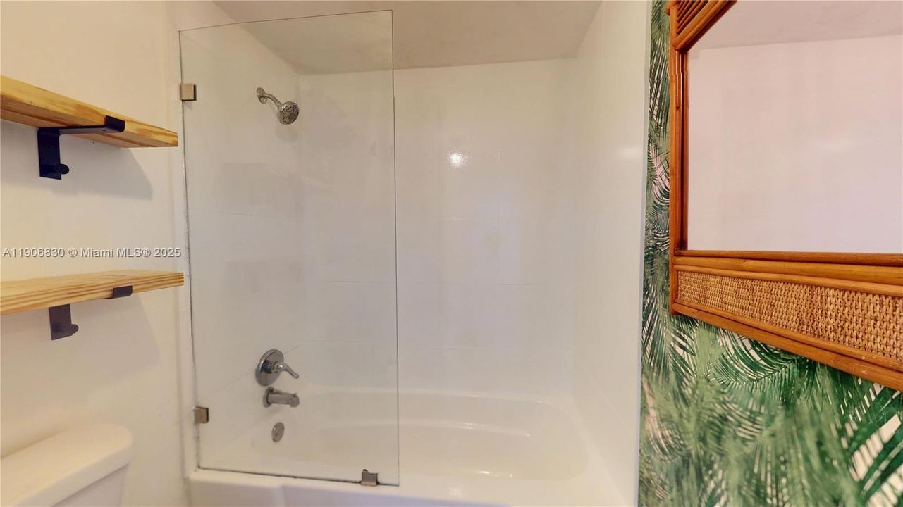 На продажу: $315,000 (2 спален, 2 ванн, 1040 Квадратных фут)