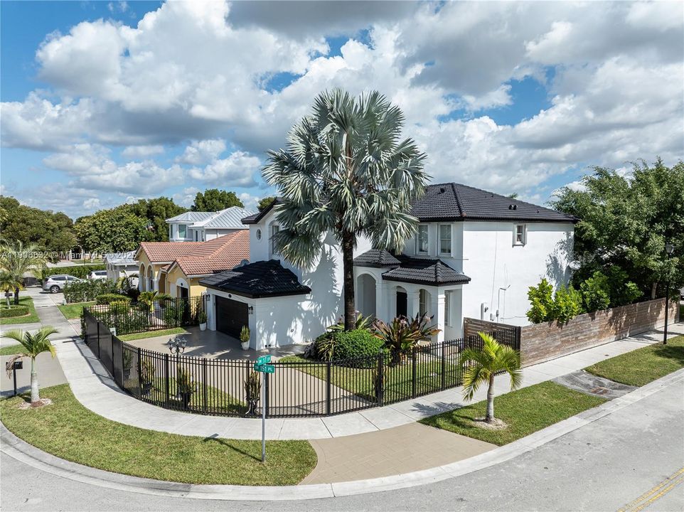 For Sale: $1,199,000 (4 beds, 3 baths, 3043 Square Feet)