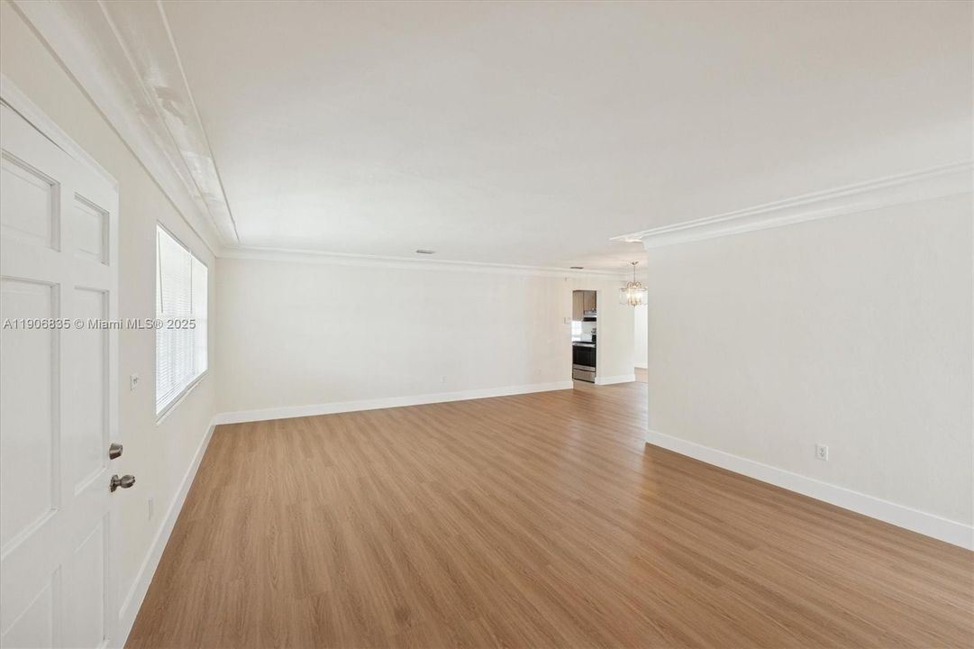 Active With Contract: $499,400 (3 beds, 2 baths, 1495 Square Feet)