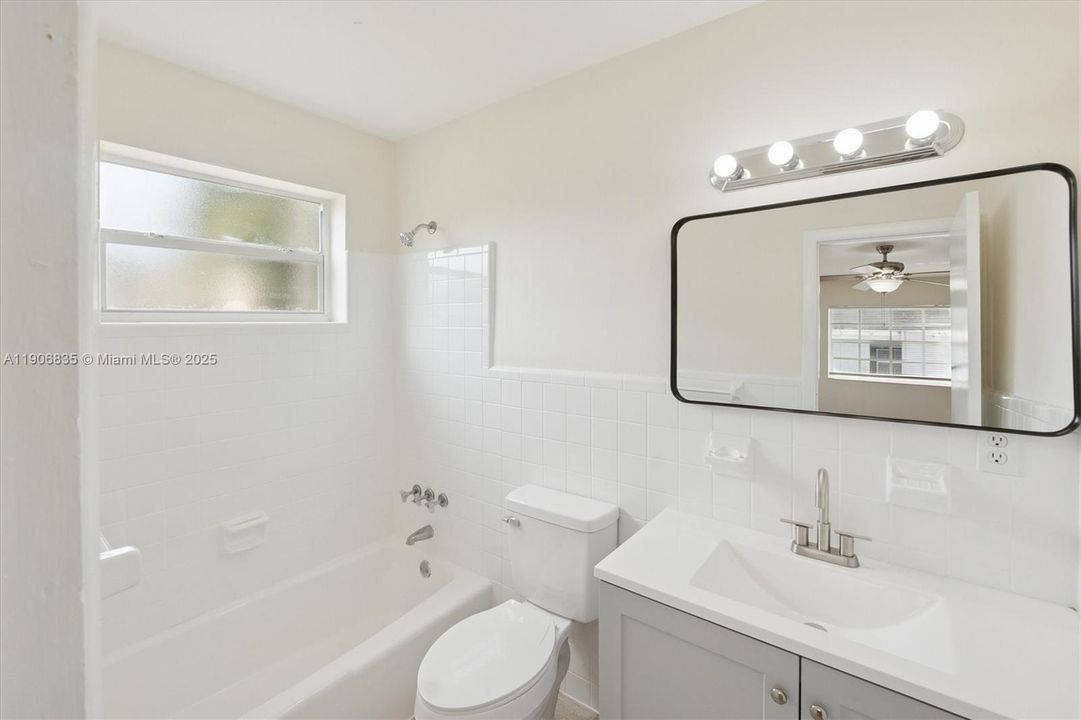 Active With Contract: $499,400 (3 beds, 2 baths, 1495 Square Feet)