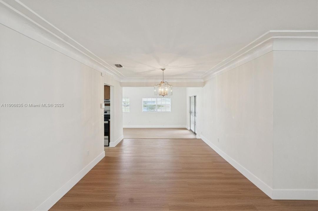 Active With Contract: $499,400 (3 beds, 2 baths, 1495 Square Feet)