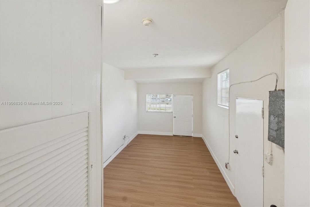 Active With Contract: $499,400 (3 beds, 2 baths, 1495 Square Feet)