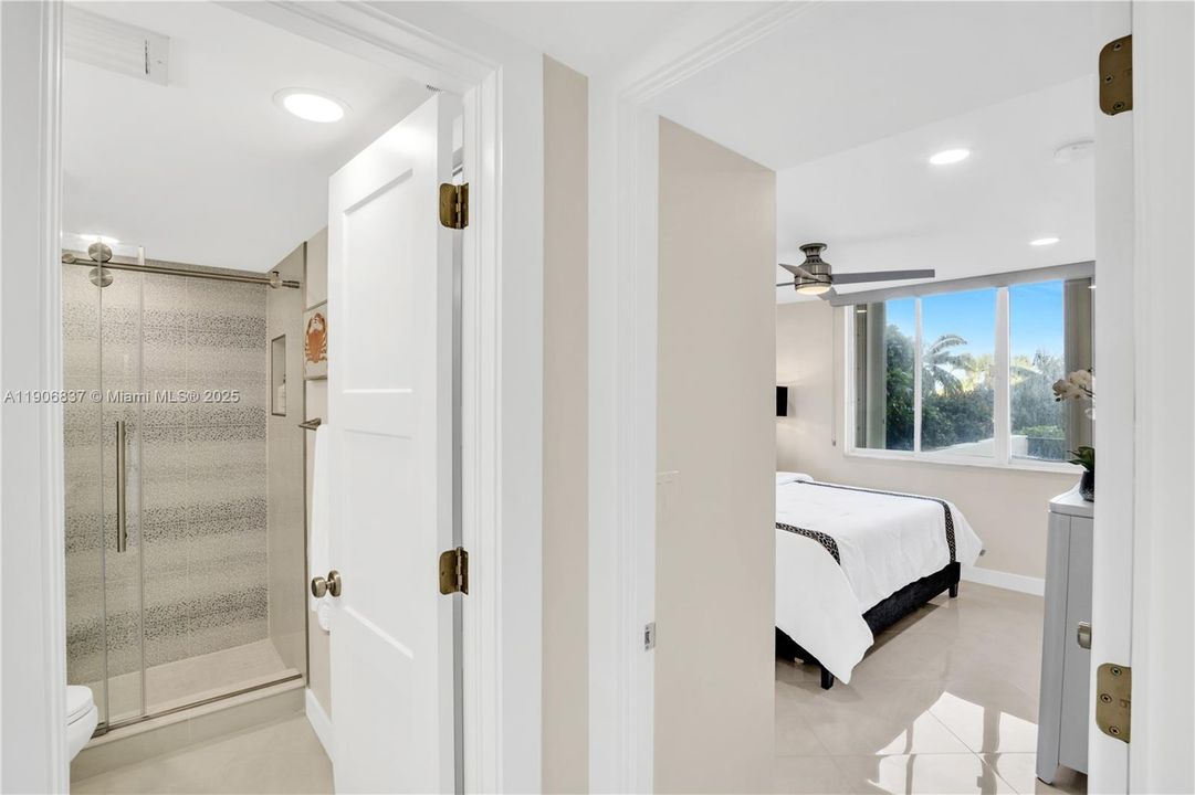 For Sale: $749,000 (2 beds, 2 baths, 1170 Square Feet)