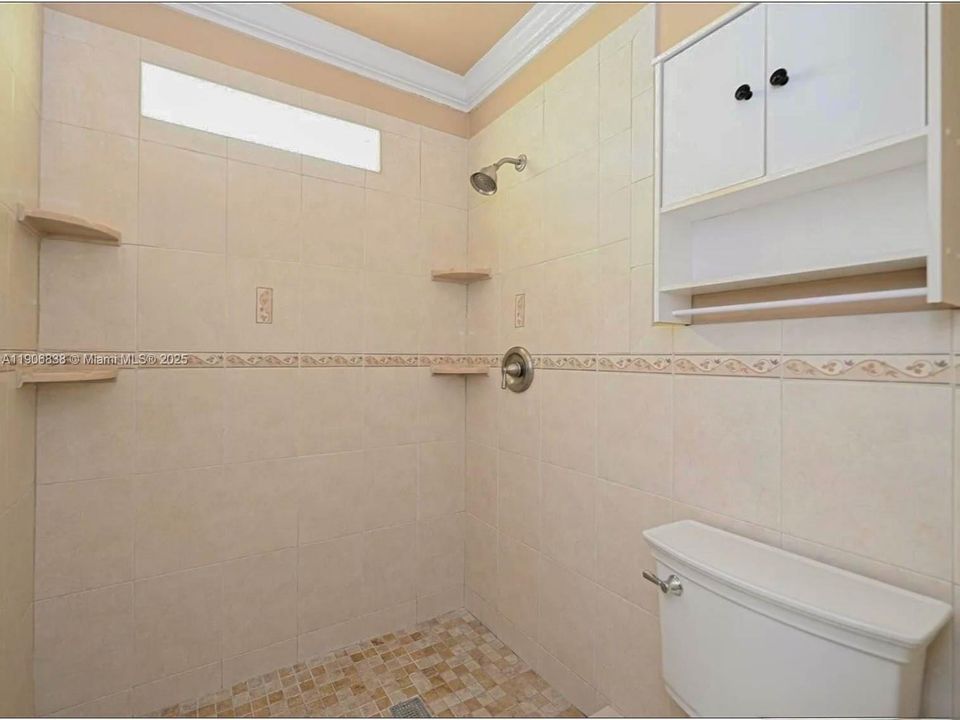 合同活跃: $520,000 (3 贝兹, 2 浴室, 1406 平方英尺)