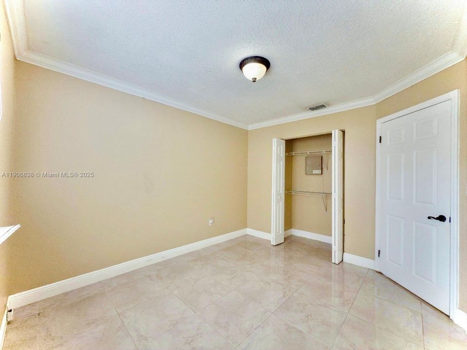 合同活跃: $520,000 (3 贝兹, 2 浴室, 1406 平方英尺)