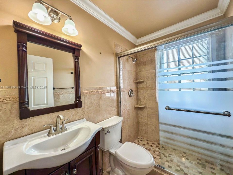 合同活跃: $520,000 (3 贝兹, 2 浴室, 1406 平方英尺)