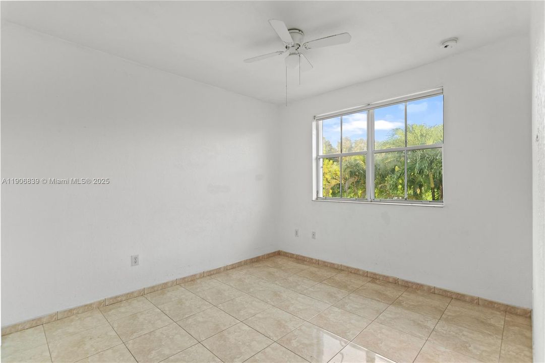 Под контрактом: $829,000 (4 спален, 3 ванн, 2580 Квадратных фут)