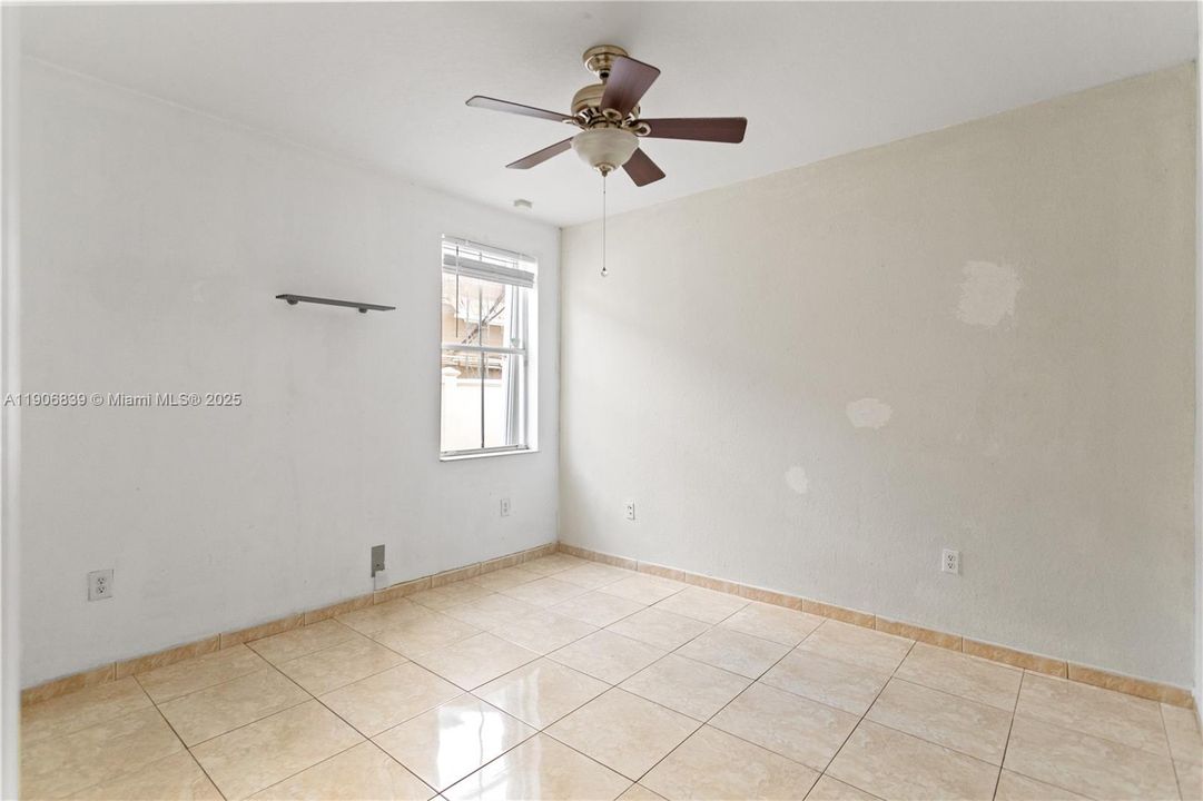 Под контрактом: $829,000 (4 спален, 3 ванн, 2580 Квадратных фут)