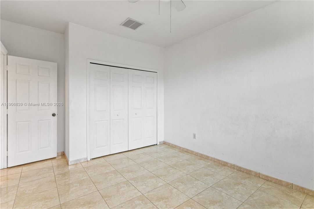 Под контрактом: $829,000 (4 спален, 3 ванн, 2580 Квадратных фут)