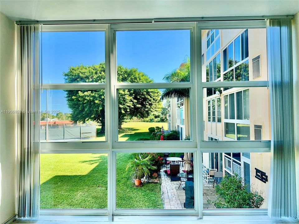 На продажу: $127,000 (1 спален, 1 ванн, 754 Квадратных фут)