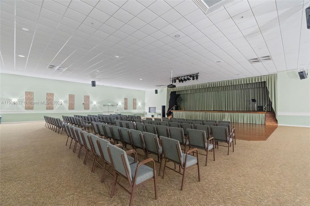 На продажу: $127,000 (1 спален, 1 ванн, 754 Квадратных фут)