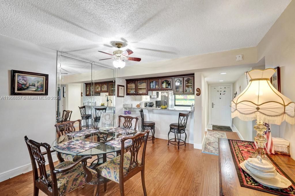 En Venta: $310,000 (2 camas, 2 baños, 1385 Pies cuadrados)