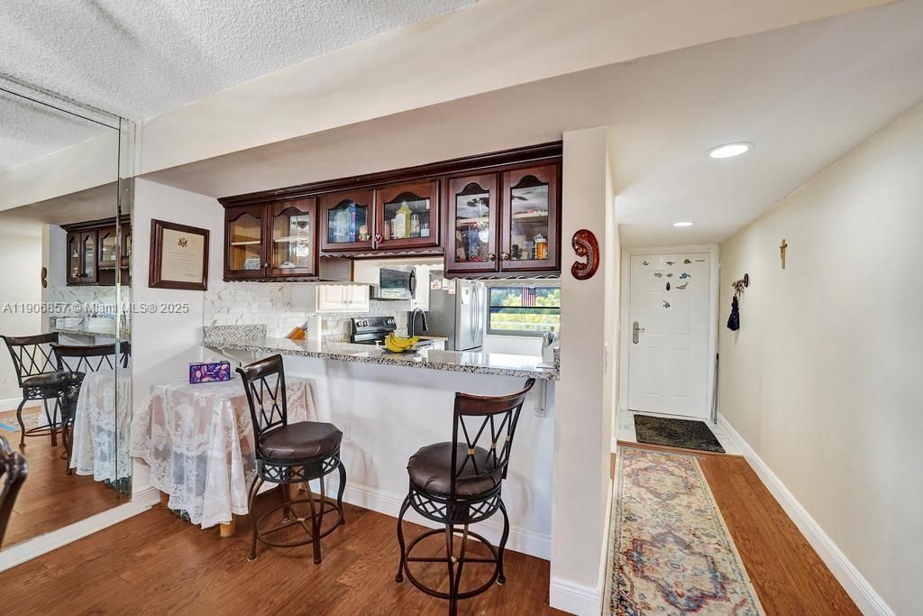 En Venta: $310,000 (2 camas, 2 baños, 1385 Pies cuadrados)