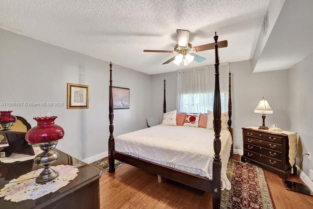 En Venta: $310,000 (2 camas, 2 baños, 1385 Pies cuadrados)