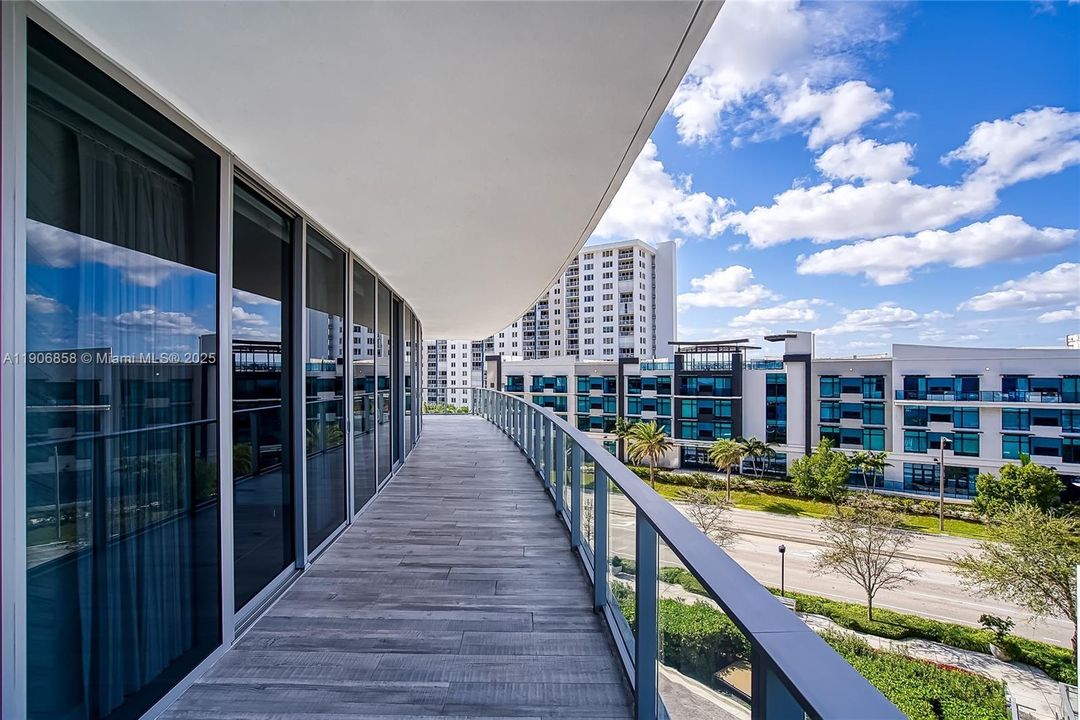 На продажу: $5,900,000 (4 спален, 6 ванн, 3422 Квадратных фут)