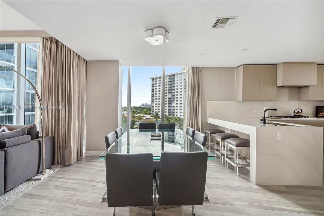 На продажу: $5,900,000 (4 спален, 6 ванн, 3422 Квадратных фут)