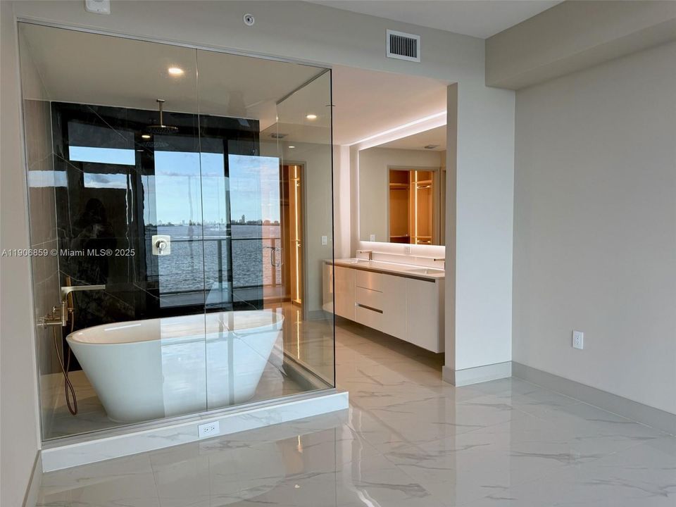 For Rent: $9,000 (3 beds, 3 baths, 0 Square Feet)