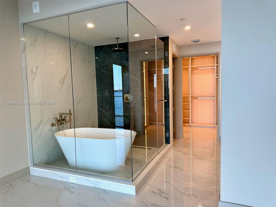 For Rent: $9,000 (3 beds, 3 baths, 0 Square Feet)