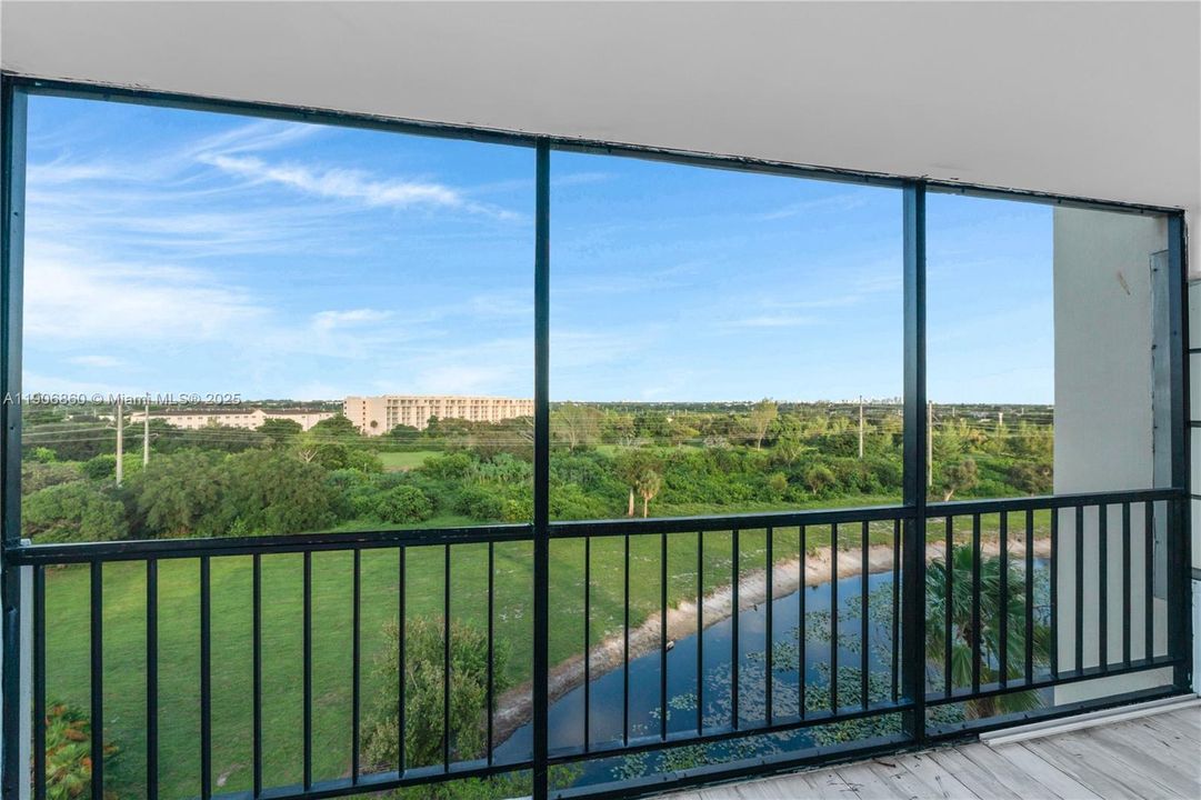 For Sale: $159,000 (2 beds, 2 baths, 1120 Square Feet)